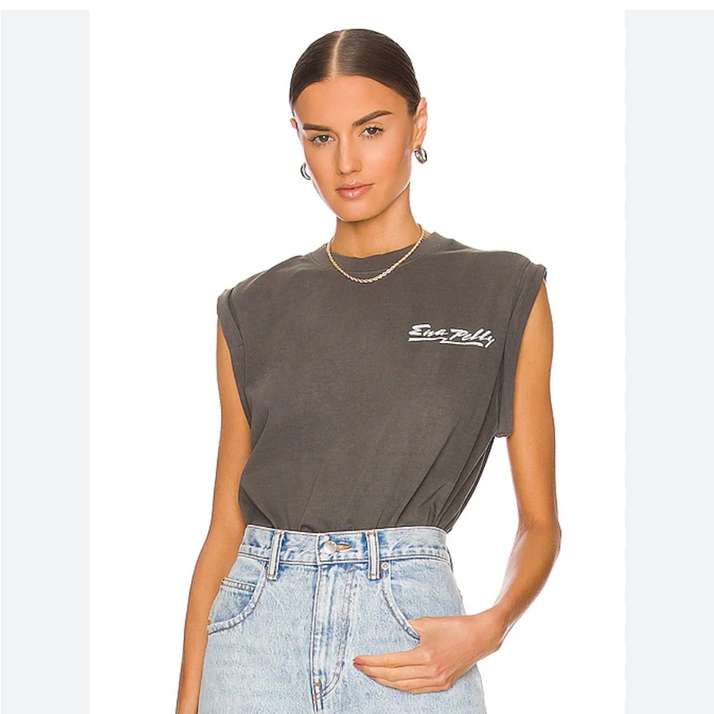 Winged Shied Tank in Charcol